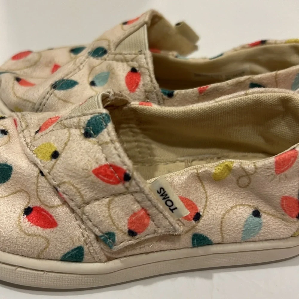 TOMS Belmont Toddler Girl Slip On Shoe Cream Christmas Light Bulb US7 - Picture 6 of 15